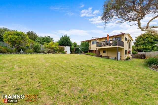 6 Tanjil Grove LAKES ENTRANCE VIC 3909