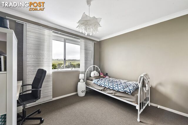 34 Norman Court LAKES ENTRANCE VIC 3909