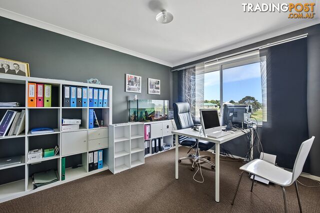 34 Norman Court LAKES ENTRANCE VIC 3909