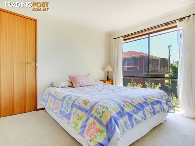 22 Periwinkle Drive LAKES ENTRANCE VIC 3909