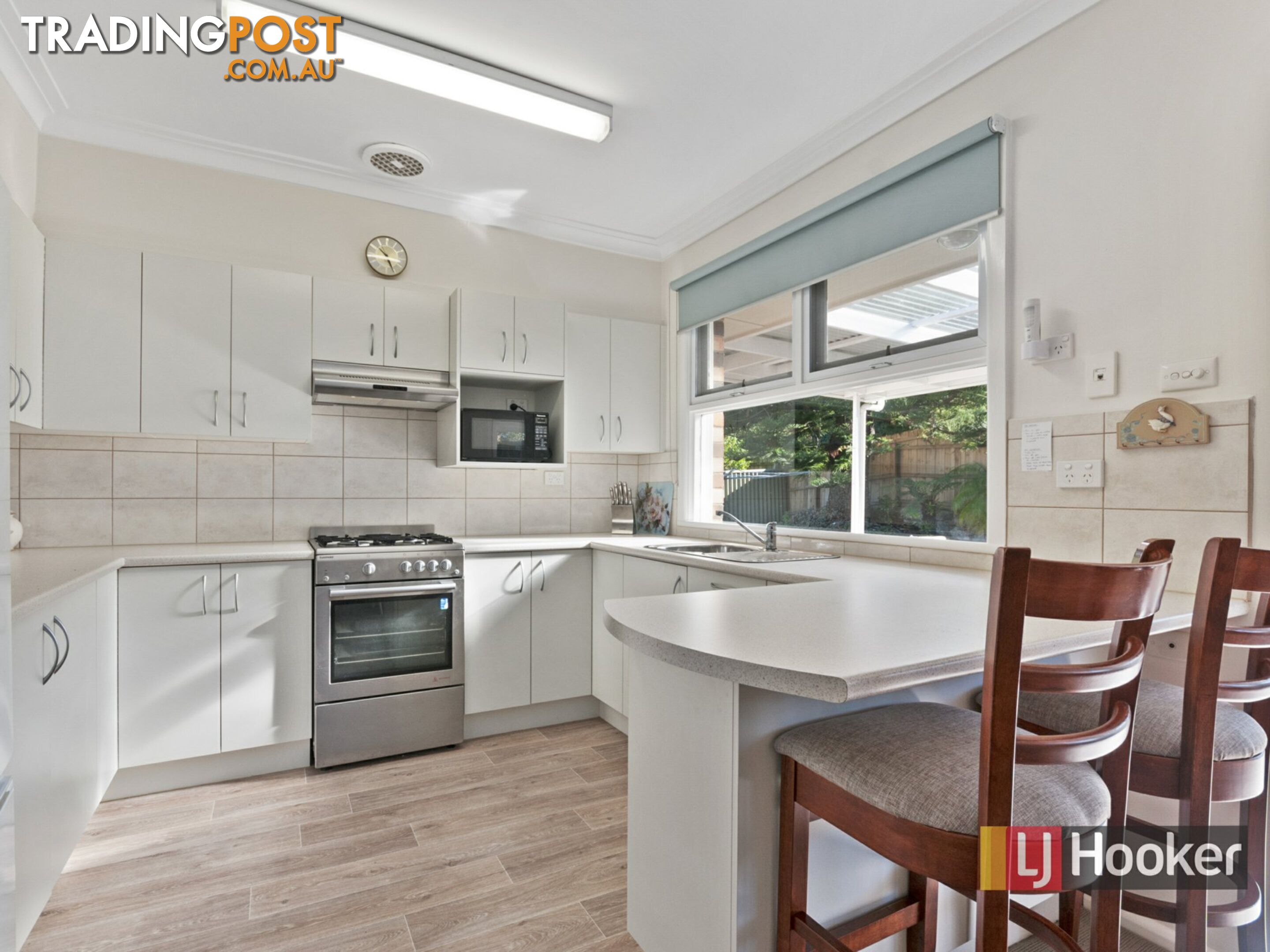 6 Macrae Court LAKES ENTRANCE VIC 3909