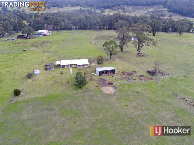 24 Thoms Road WAIREWA VIC 3887