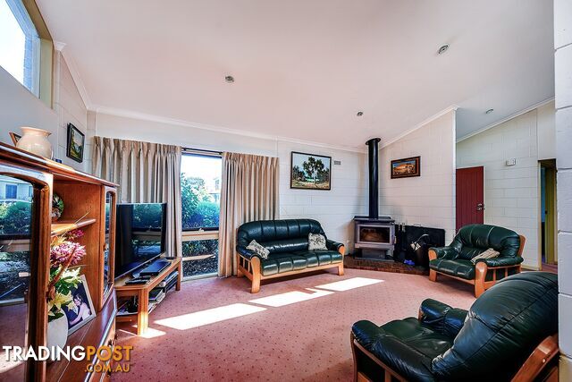 25 Hillcrest Way LAKE TYERS BEACH VIC 3909