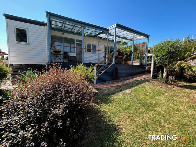 17 Mist Street LAKES ENTRANCE VIC 3909