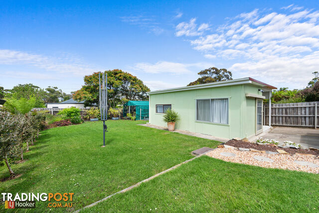 14 Robin Street LAKES ENTRANCE VIC 3909