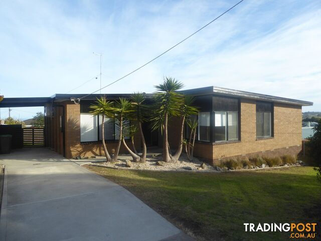 13 O'Neills Road LAKES ENTRANCE VIC 3909