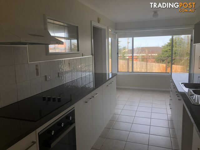 13 O'Neills Road LAKES ENTRANCE VIC 3909