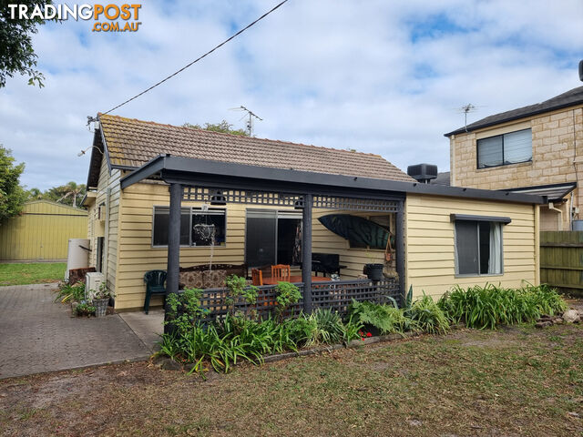 68 Roadknight Street LAKES ENTRANCE VIC 3909