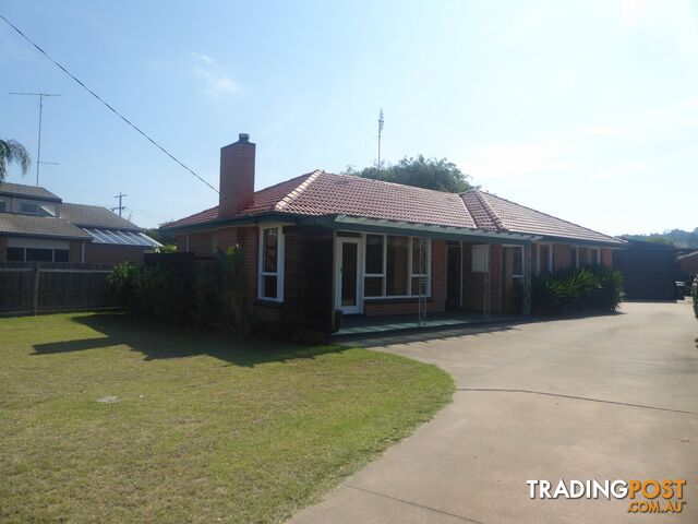 81 Roadknight Street LAKES ENTRANCE VIC 3909