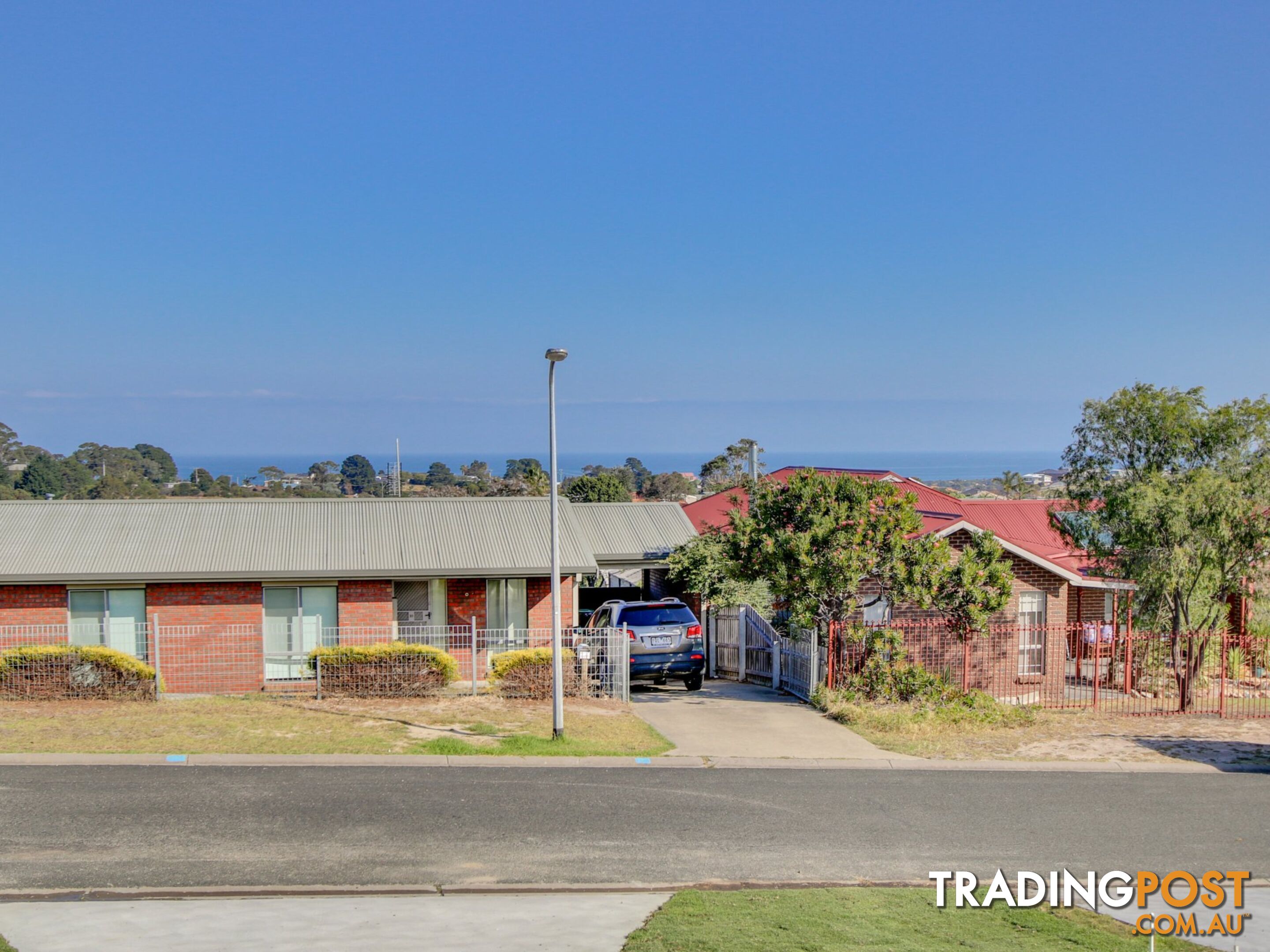 11 Ewing Court LAKES ENTRANCE VIC 3909