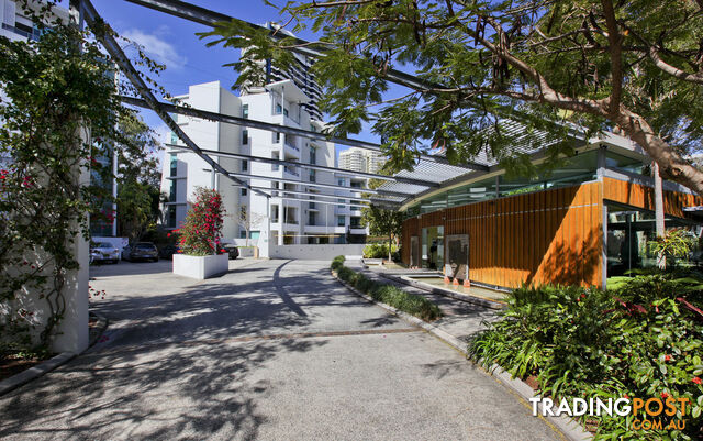 82/20 'Harmony' Bayview Street RUNAWAY BAY QLD 4216