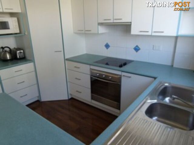 6 'Hammond Towers' 72 Marine Parade SOUTHPORT QLD 4215