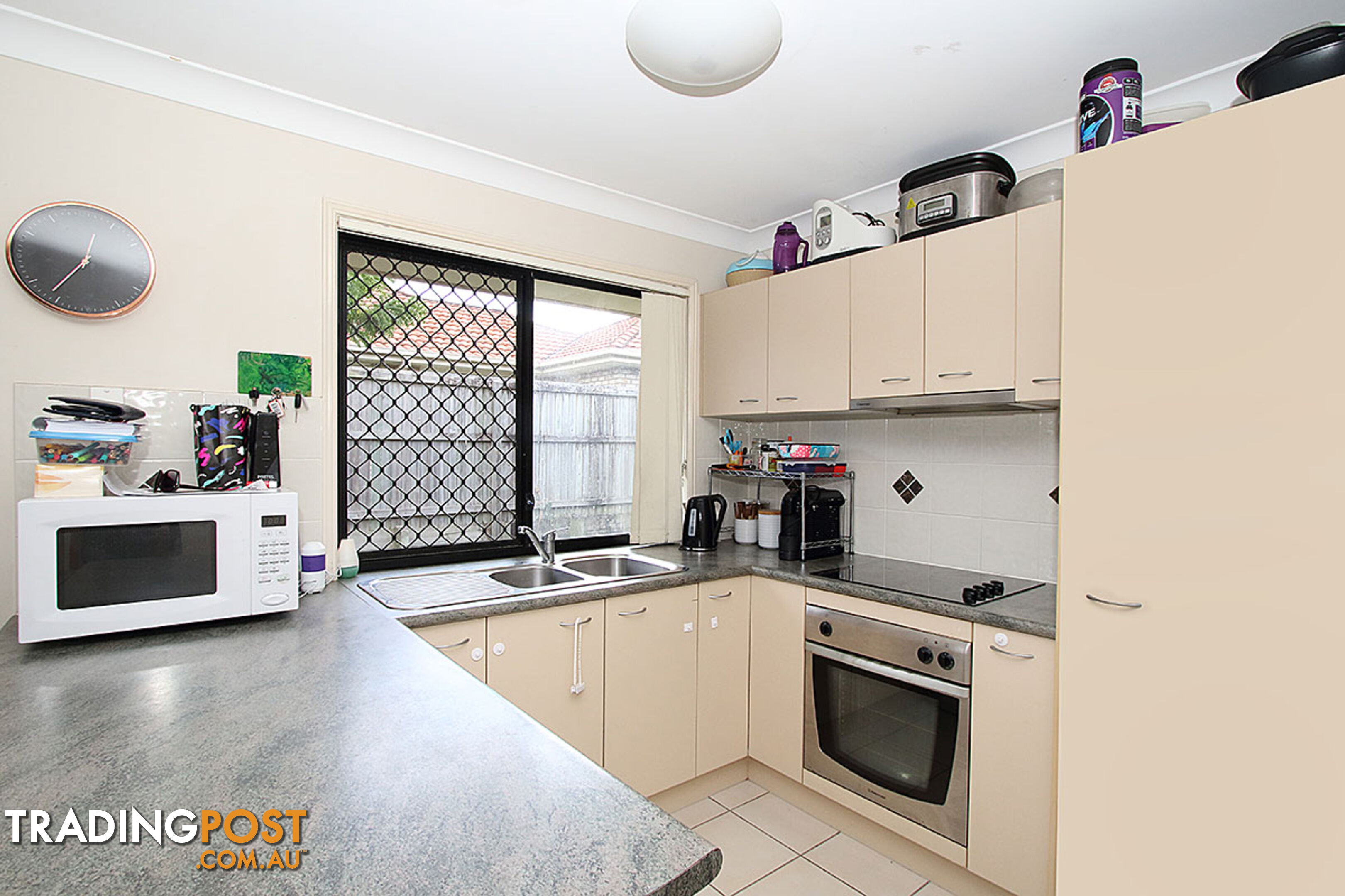 17 Elcock Ave CRESTMEAD QLD 4132