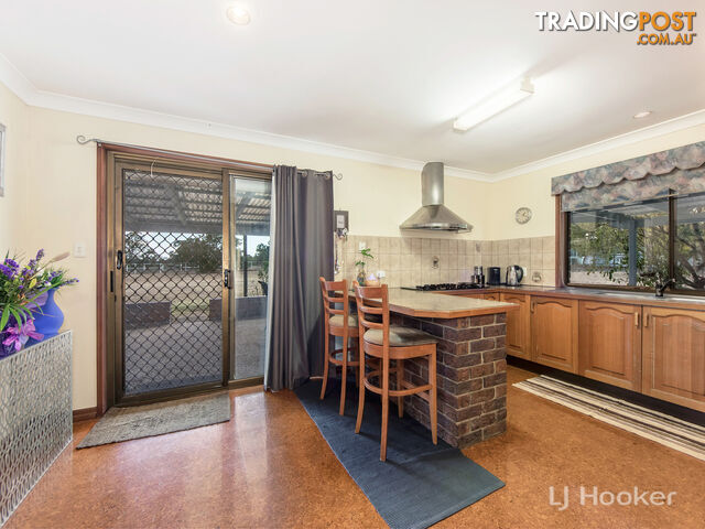 60 Caledonian Road THAGOONA QLD 4306