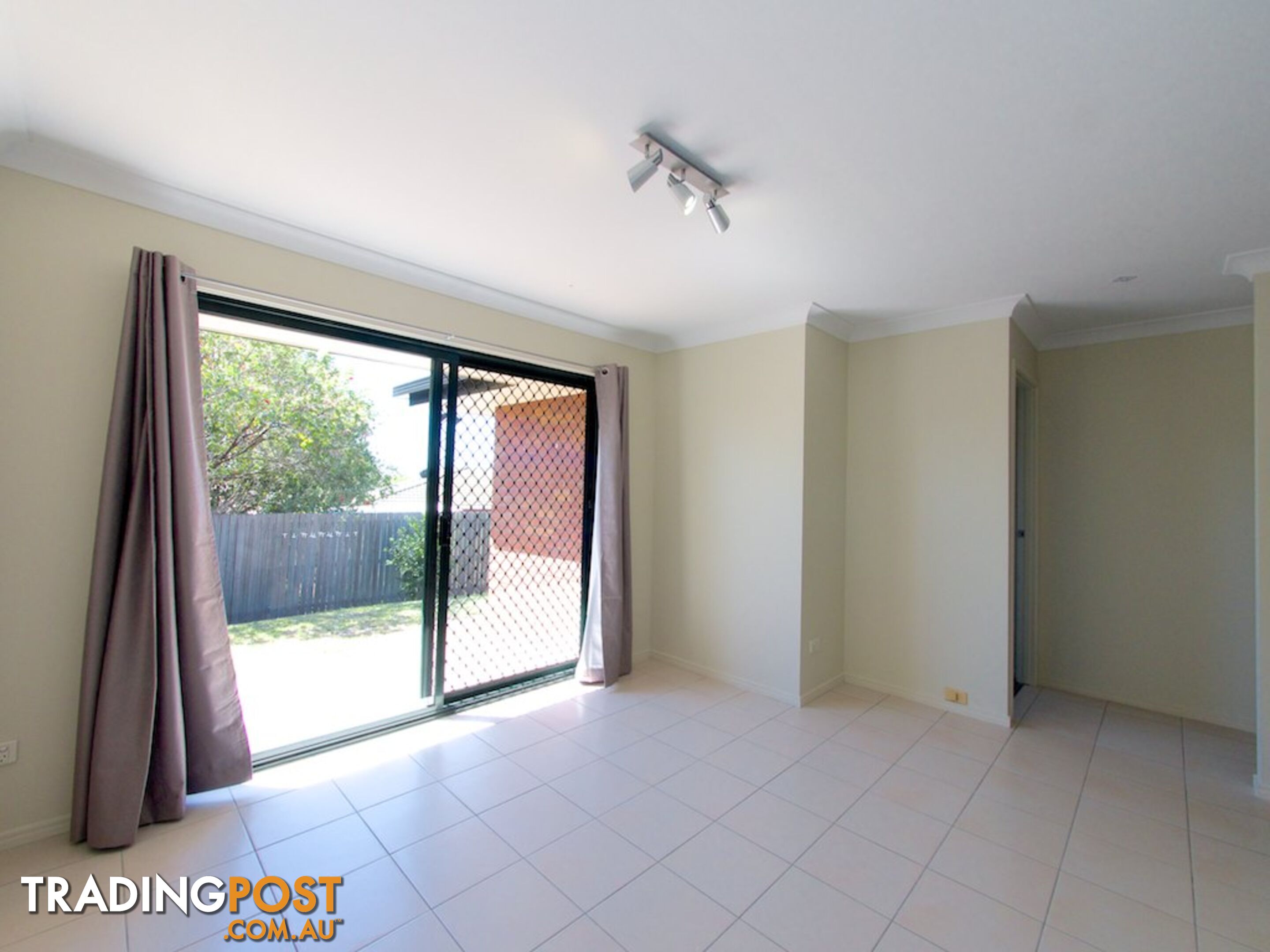 1/13 Iroquois Court BRASSALL QLD 4305