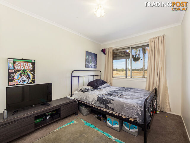 33 Bell St WALLOON QLD 4306