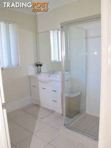 17 Iris Court YAMANTO QLD 4305