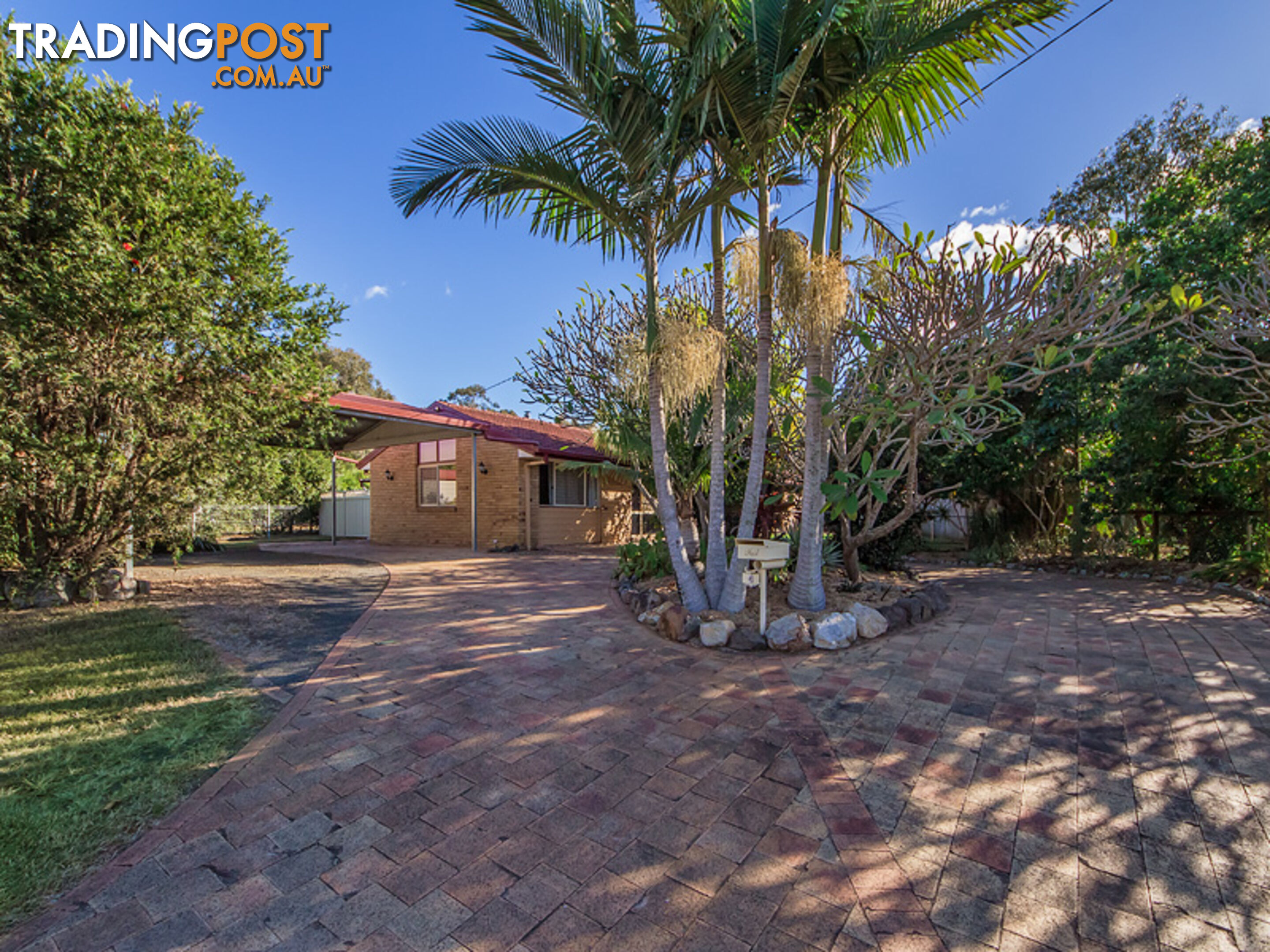 4 Macadamia ct WALLOON QLD 4306