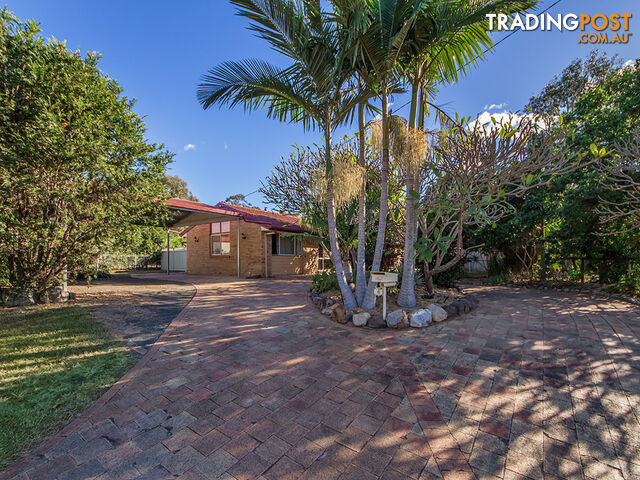 4 Macadamia ct WALLOON QLD 4306