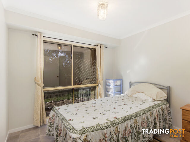 4 Macadamia ct WALLOON QLD 4306