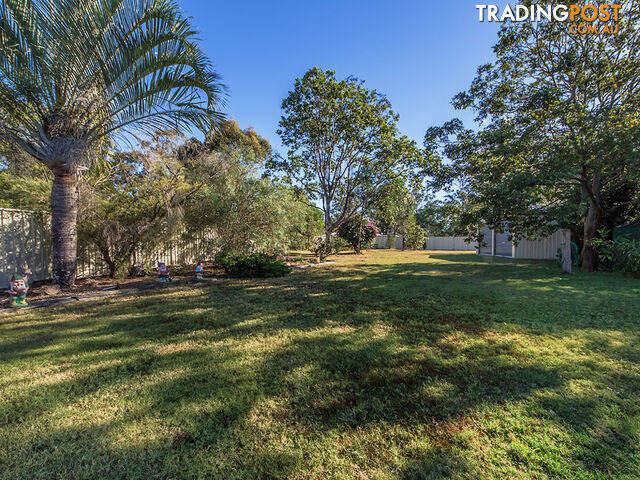 4 Macadamia ct WALLOON QLD 4306