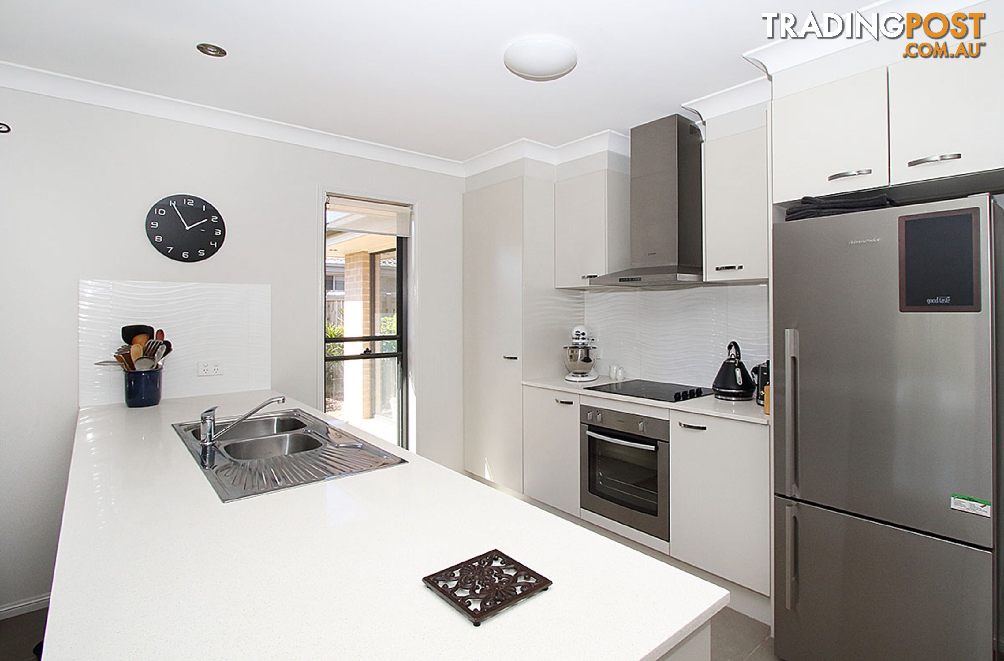 8 Brightwood Pl FERNVALE QLD 4306