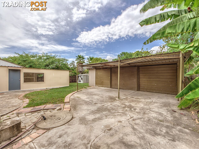 6 STOCKS LANE WALLOON QLD 4306