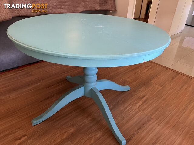 Round Extendable Dining Table - MUST SELL!!