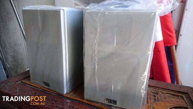 BRAND NEW Bass Acoustic bookshelf speakers - photo 3 of 3