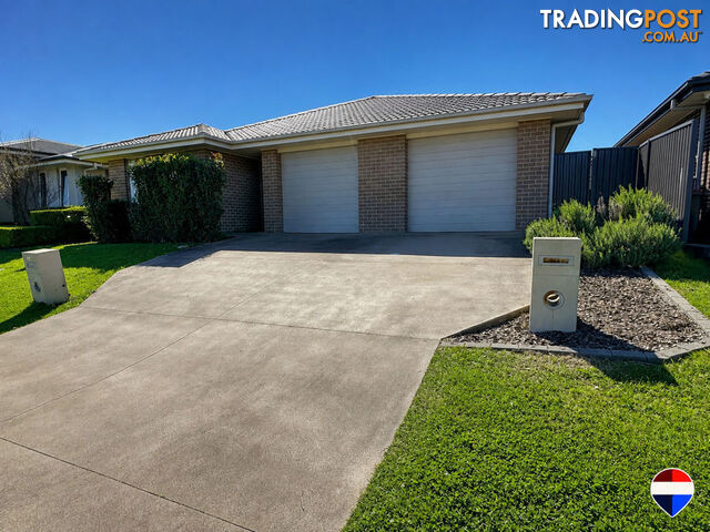 25 & 25A Caravel Street HAMLYN TERRACE NSW 2259