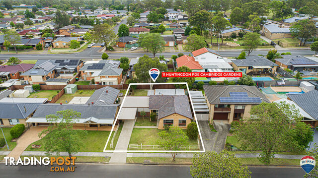 11 HUNTINGDON PARADE CAMBRIDGE GARDENS NSW 2747