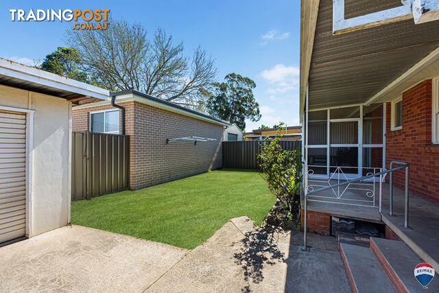 33 GIBSON AVENUE WERRINGTON NSW 2747