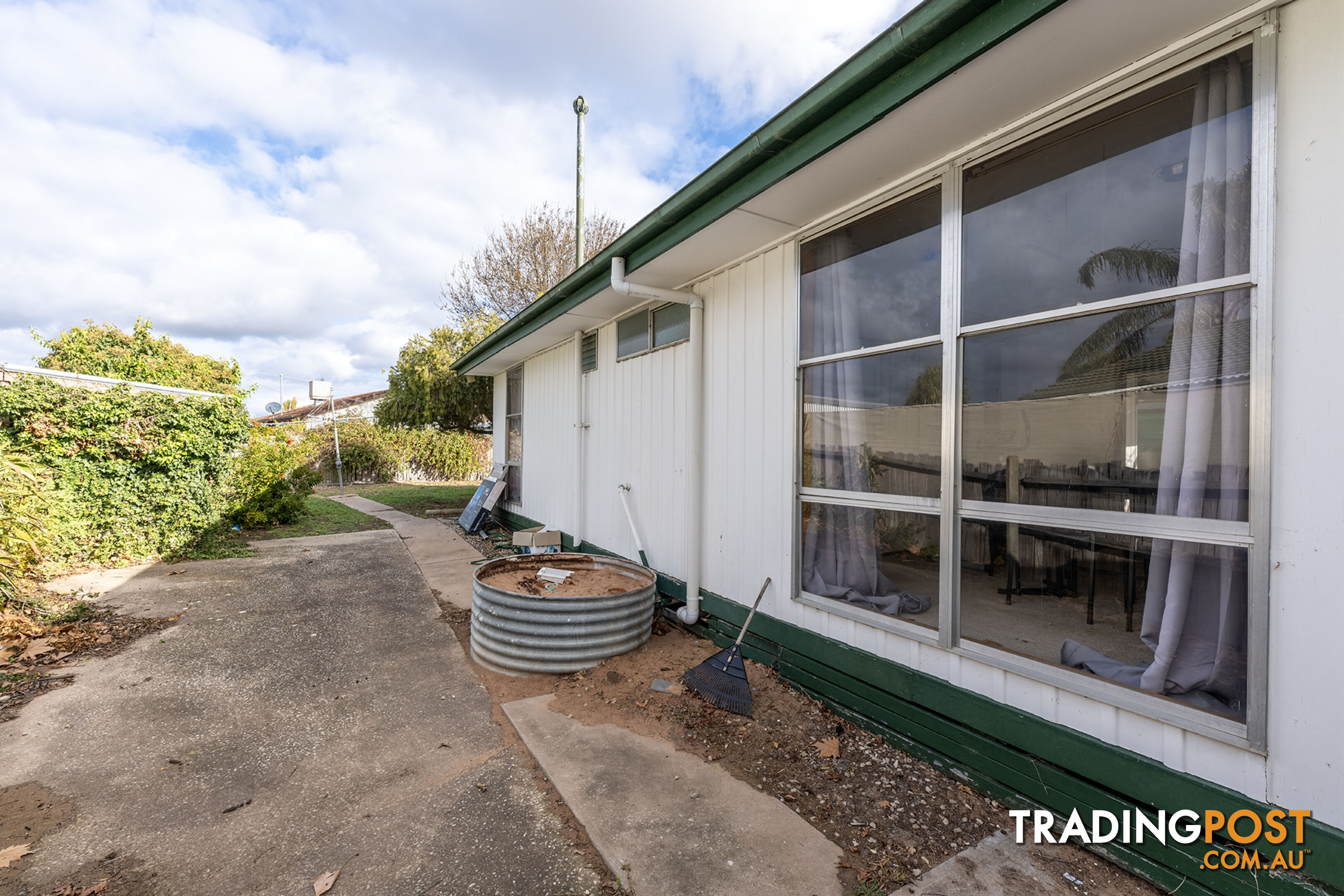 8 Rasmussen Road HORSHAM VIC 3400