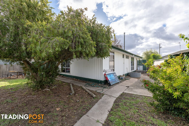 8 Rasmussen Road HORSHAM VIC 3400