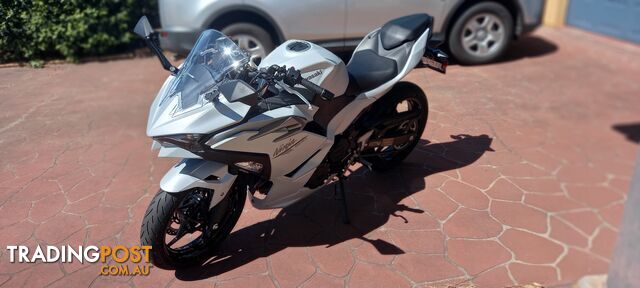 2026 Kawasaki Ninja 500 (EX400G)