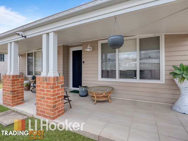 42 McGann Drive NORTH ROTHBURY NSW 2335 - photo 2 of 15