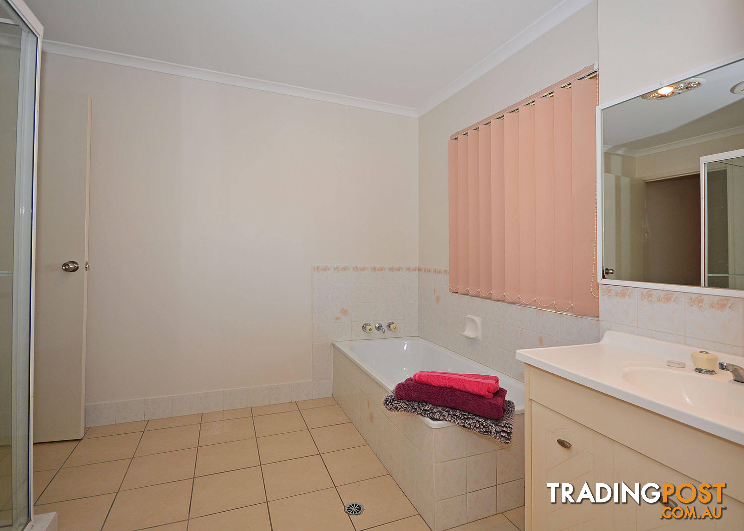 6 Queben Court KAWUNGAN QLD 4655