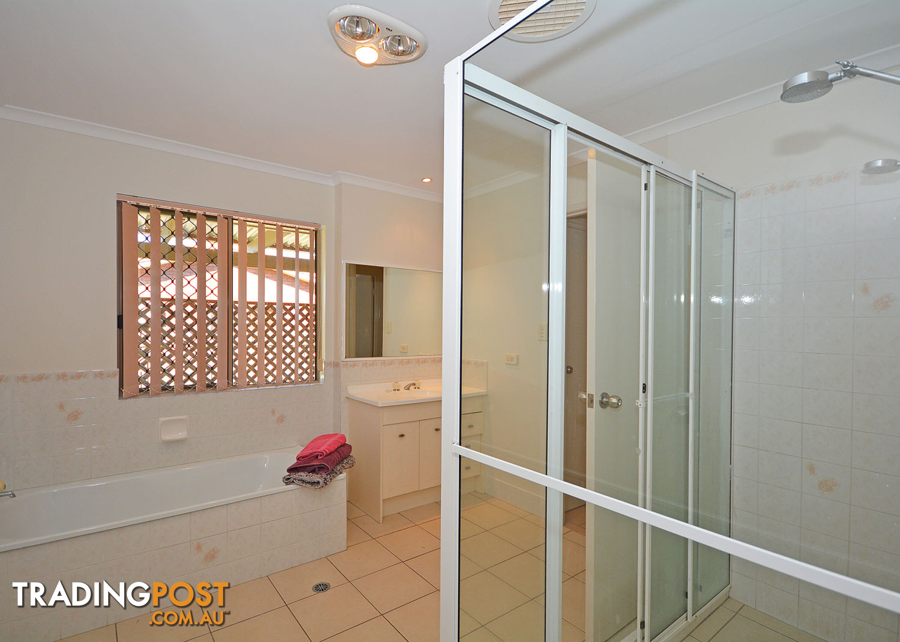 6 Queben Court KAWUNGAN QLD 4655