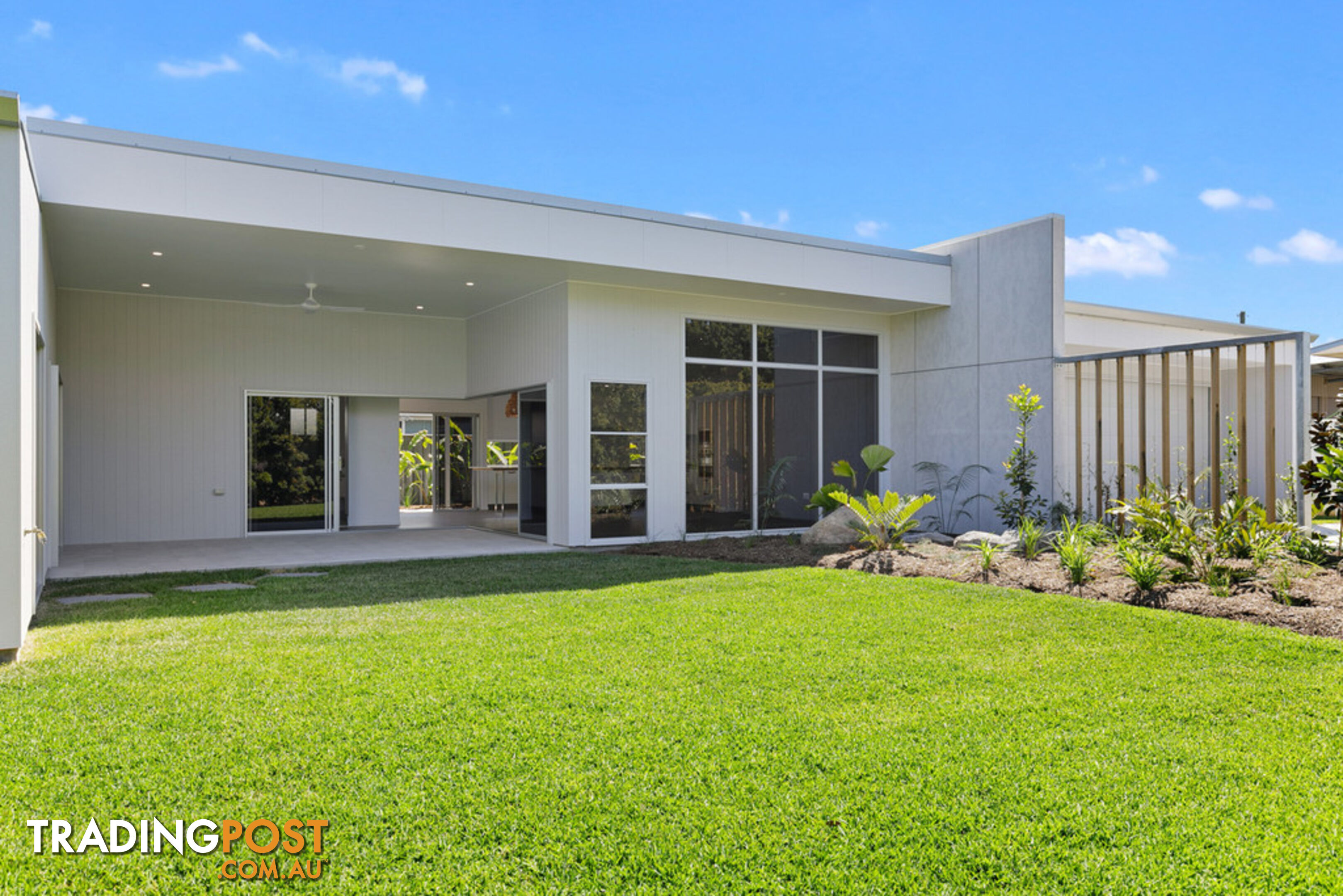 49a Helsham Street POINT VERNON QLD 4655