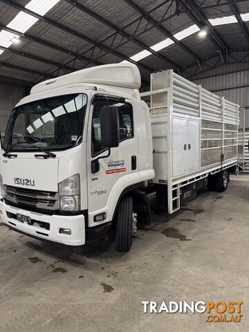 2016 ISUZU F Series Tray Truck - photo 2 of 6