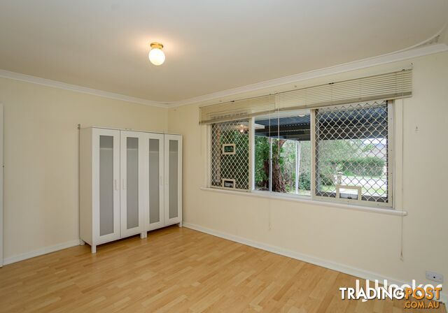 15A Arnott Court KELMSCOTT WA 6111