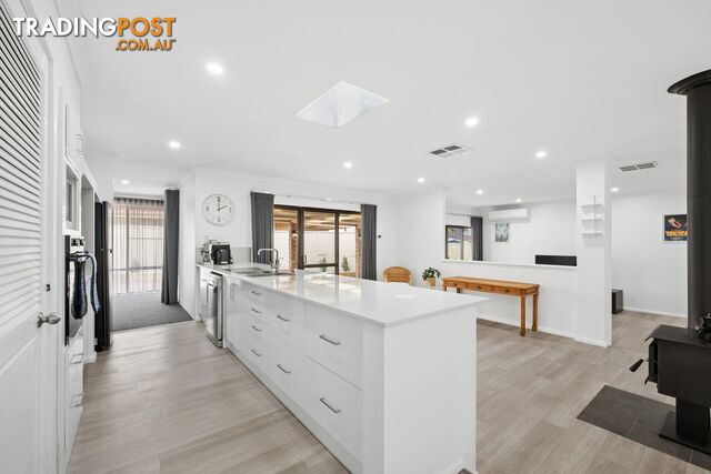 13 Reed Close THORNLIE WA 6108