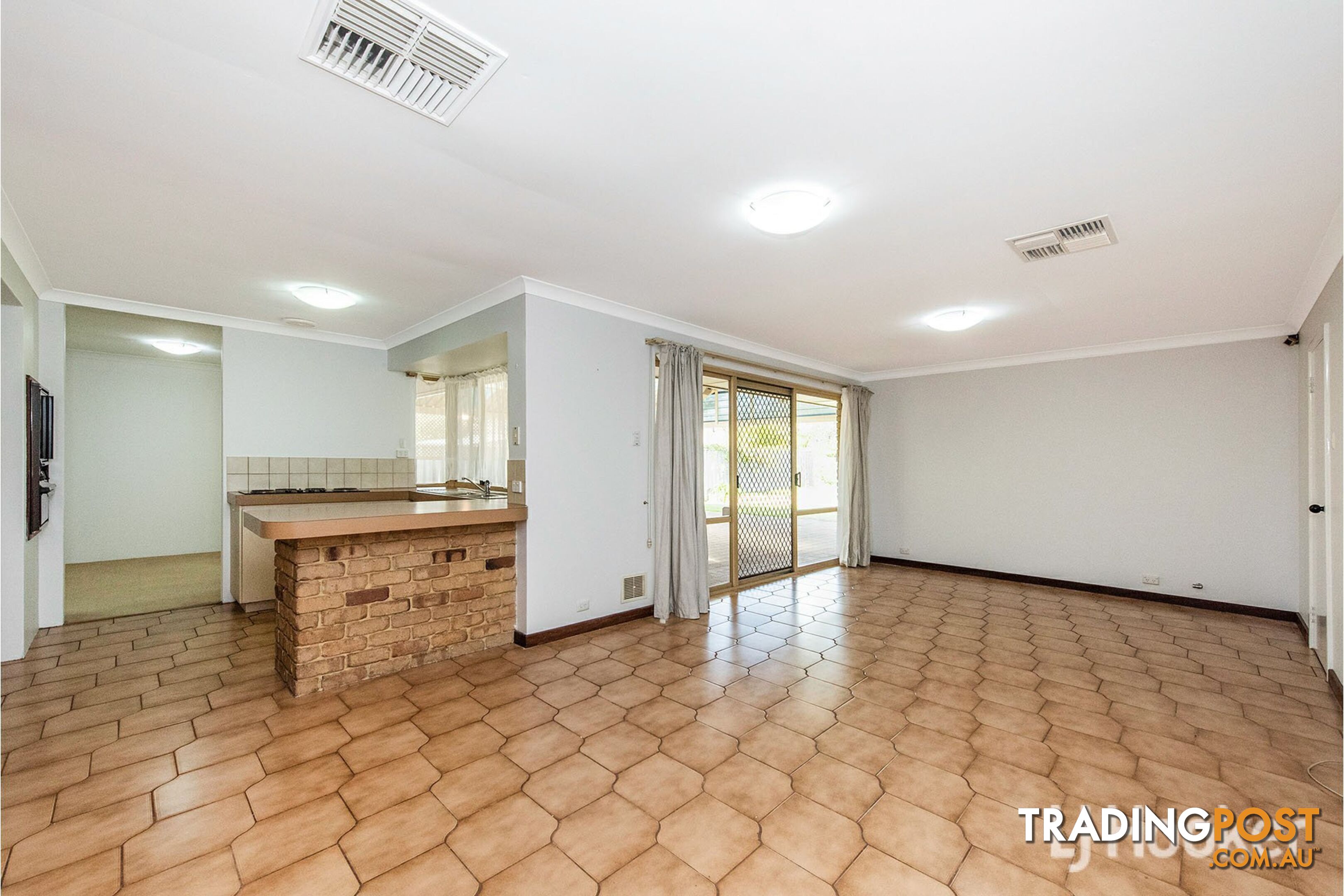 18 Shearwater Way GOSNELLS WA 6110