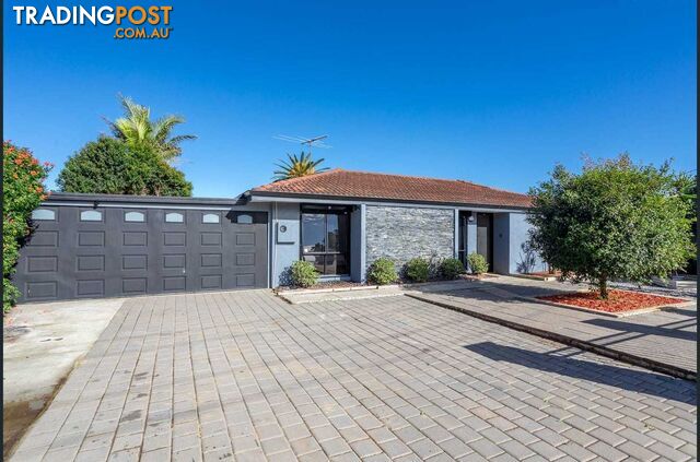 16 Tomlinson Place ARMADALE WA 6112
