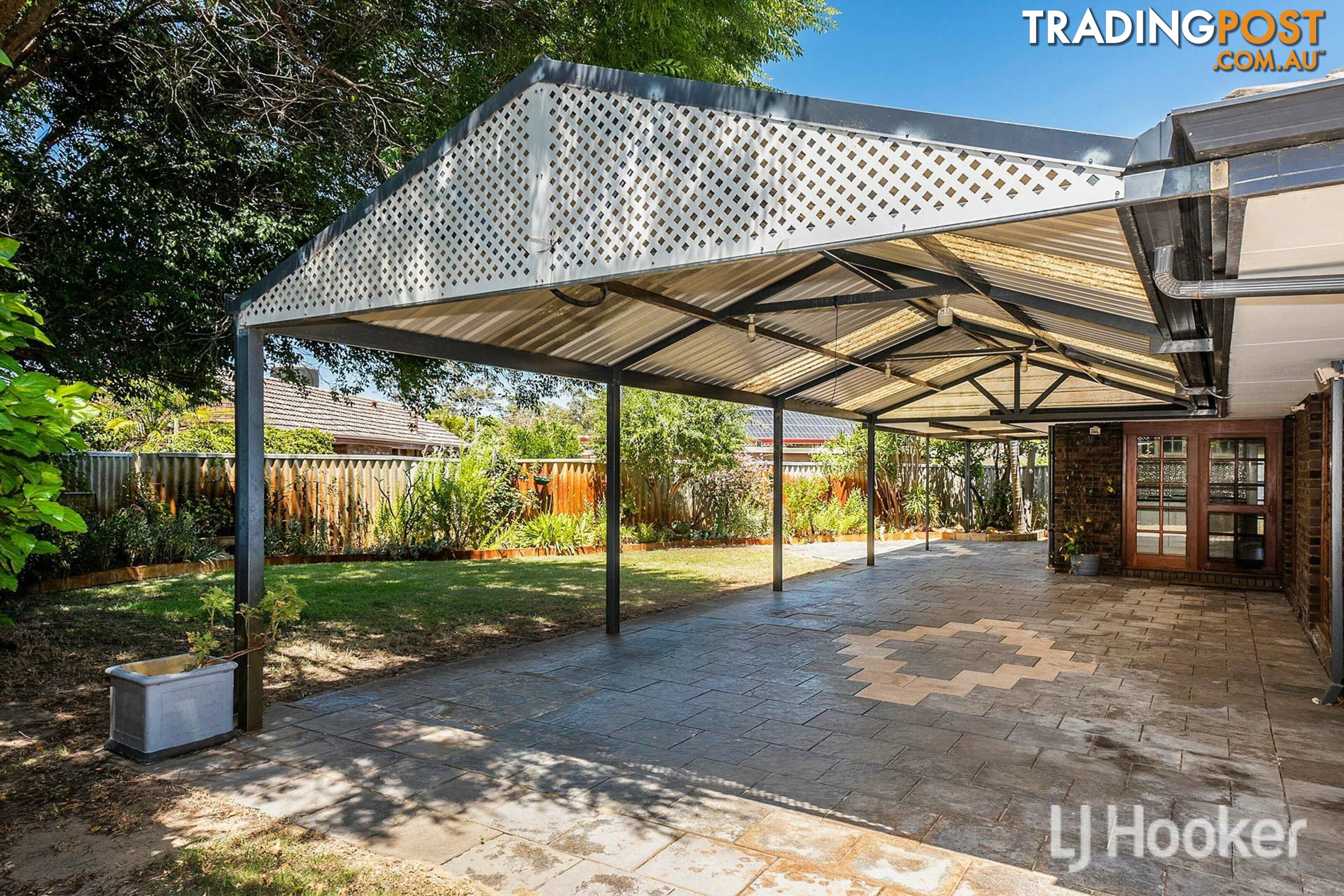 17 Ailsworth Court THORNLIE WA 6108