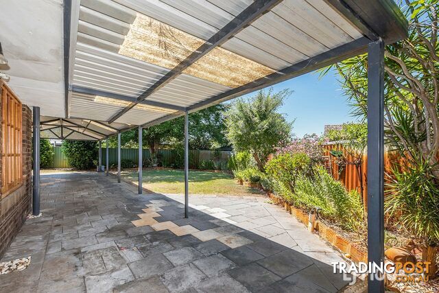 17 Ailsworth Court THORNLIE WA 6108