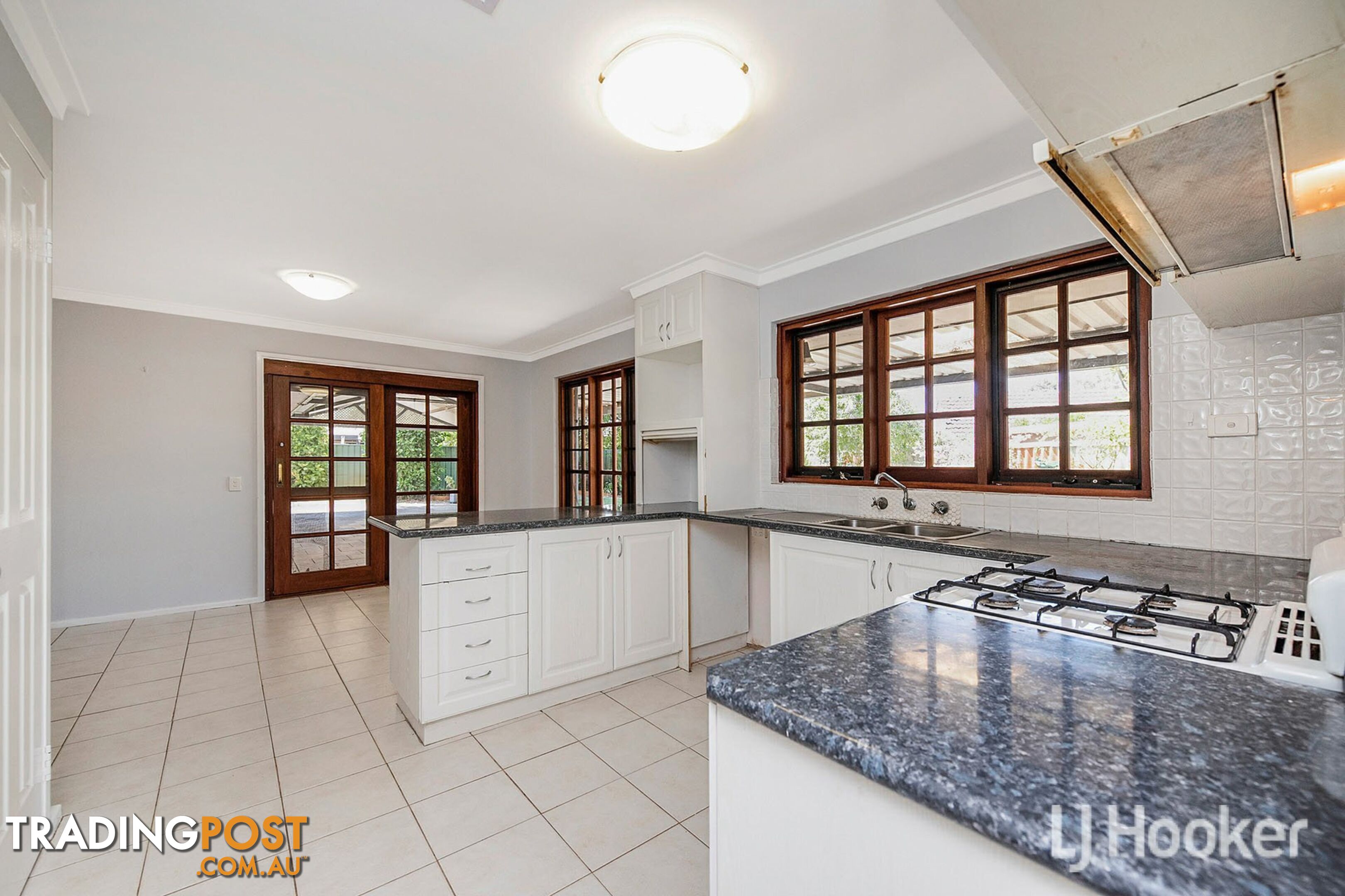 17 Ailsworth Court THORNLIE WA 6108