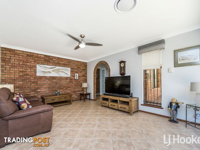 29 Grenadier Drive THORNLIE WA 6108