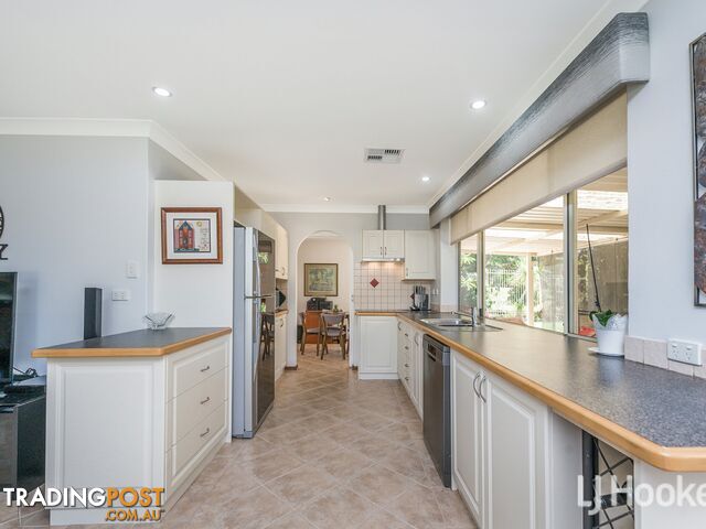 29 Grenadier Drive THORNLIE WA 6108