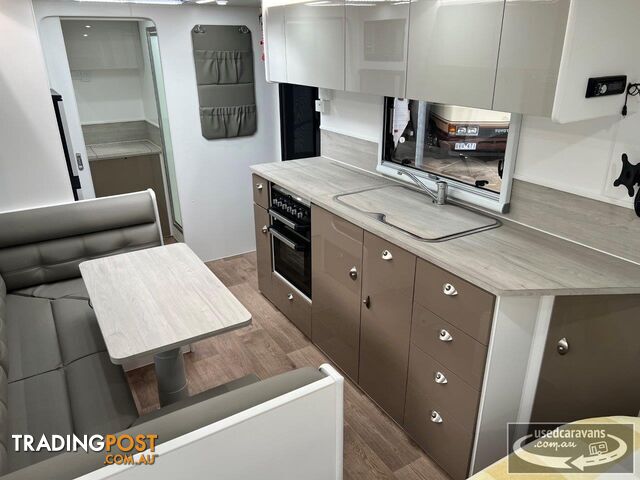 2026 Olympic Marathon 21' Caravan - photo 4 of 10